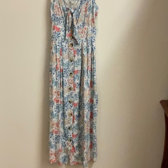 Style Envy Dresses & Skirts - NWOT Style Envy halter top front tie coral/blue button front maxi dress, size M
